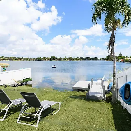 Docking Area - 3/2 Lake House - Water Activities And Docking Area Villa